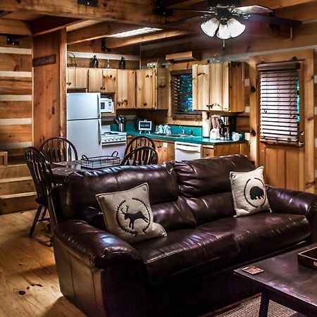 Hatfield Hideaway Pigeon Forge Bagian luar foto